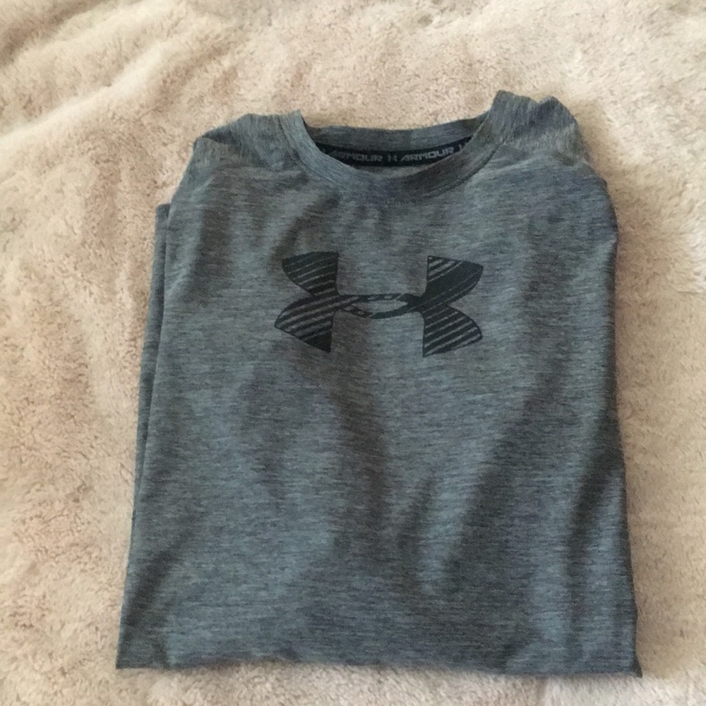 Boys XL Under Armour Shirt
